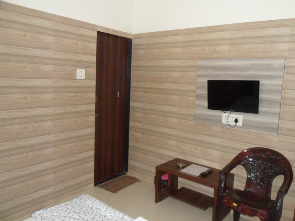 Hotel Madhusudan Dwarka (Gujarat) Phòng bức ảnh