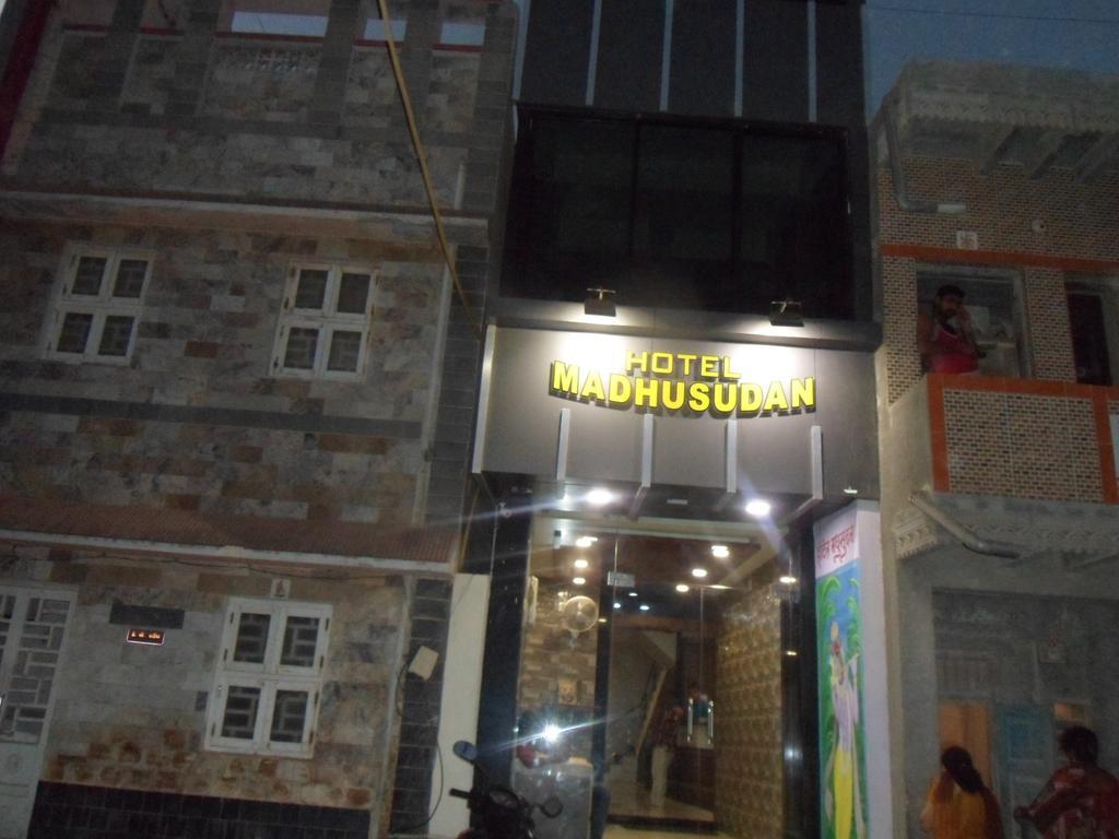 Hotel Madhusudan Dwarka (Gujarat) Ngoại thất bức ảnh