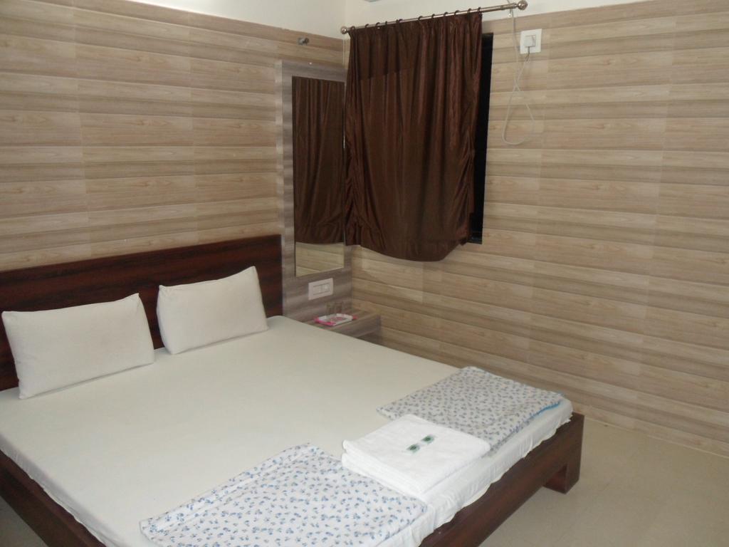 Hotel Madhusudan Dwarka (Gujarat) Phòng bức ảnh